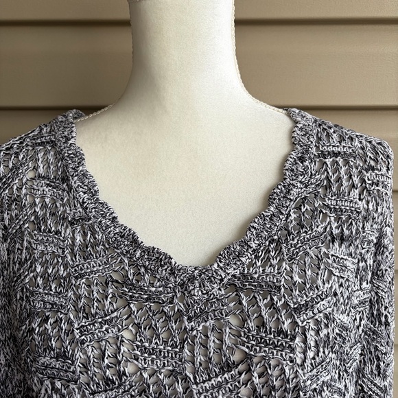 •LOFT•  Open-Weave Marled V-Neck Sweater - Size Large - Picture 3 of 7